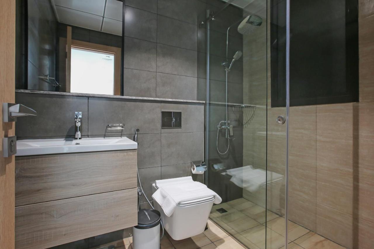 Allsopp & Allsopp - Square Tower Apartment Dubai